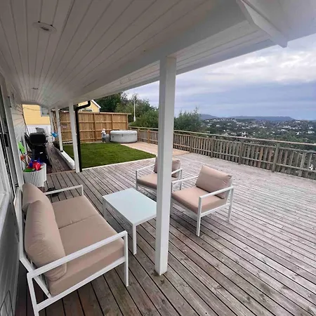 House In West With View And Hot Tub Holiday home Bergen