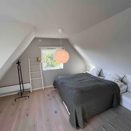 House In West With View And Hot Tub 度假居 *